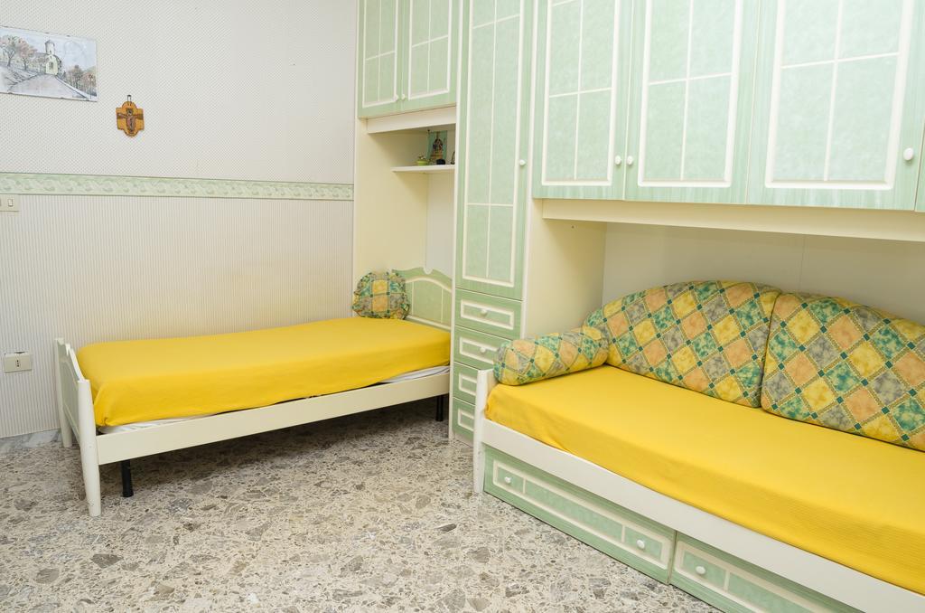 Ferienwohnung Casa Raffelina Minori Zimmer foto