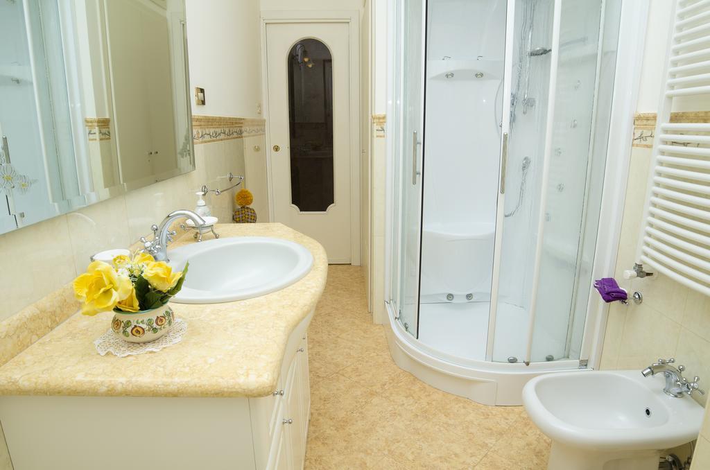 Ferienwohnung Casa Raffelina Minori Zimmer foto